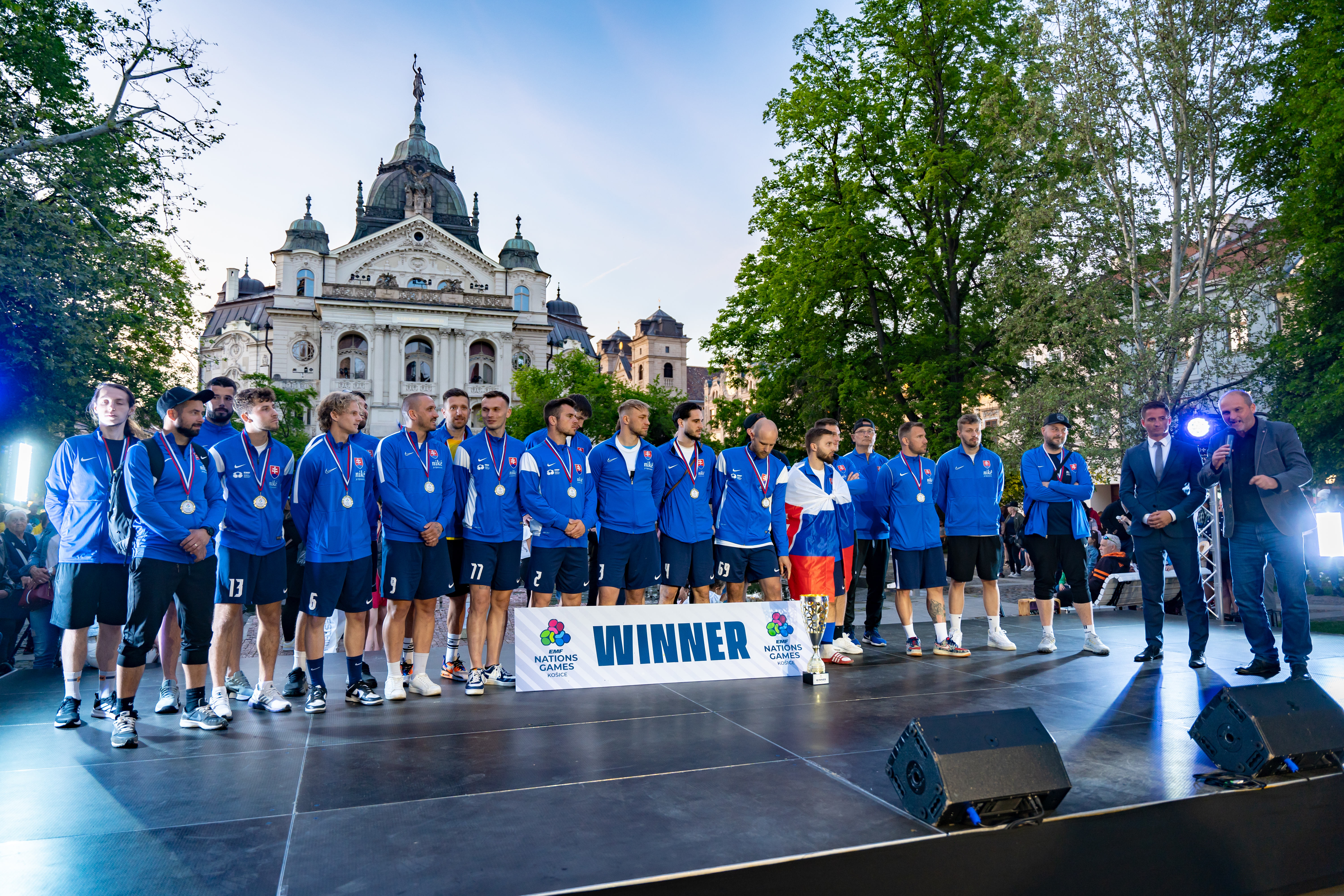 Slovenska reprezentacia zdravi Kosice-8